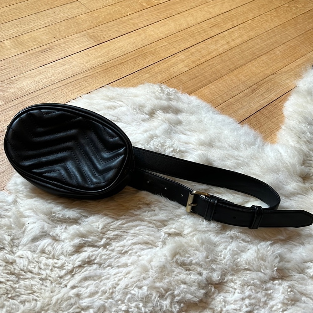 Belt bag.